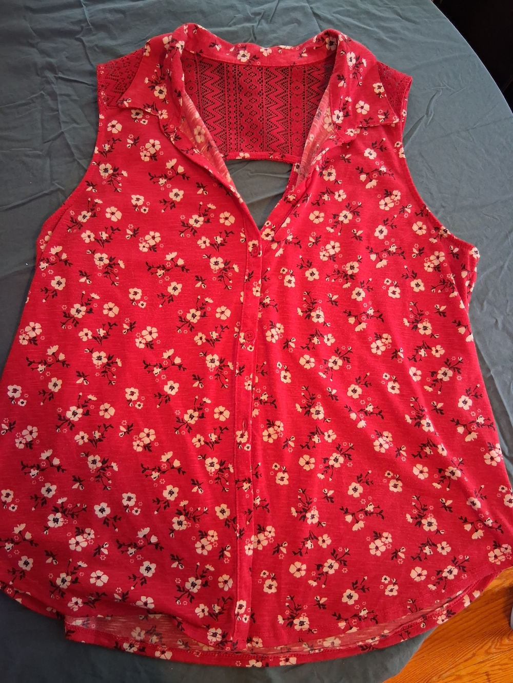 No Boundaries Red Floral Sleeveless Button-Up Camisole